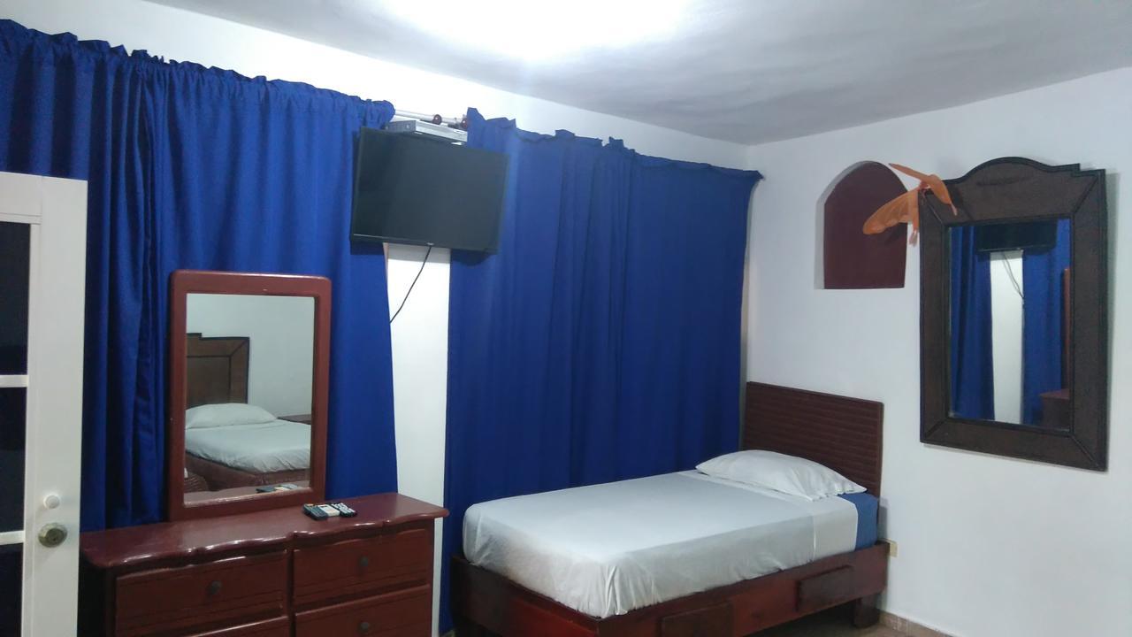 Hotel El Viejo Pirata Boca de Yuma Exteriör bild